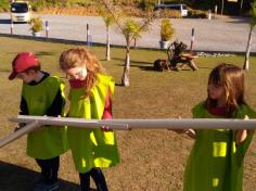 2º ano E e 3º ano E participam de aula de campo no Espaço verde com o LEAS