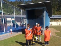 2º ano E e 3º ano E participam de aula de campo no Espaço verde com o LEAS