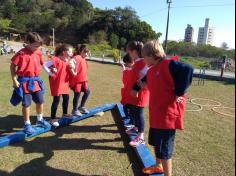 2º ano E e 3º ano E participam de aula de campo no Espaço verde com o LEAS