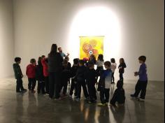 1º Ano B  visita obras de arte de Beatriz Milhazes.