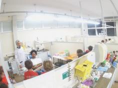 Grupo Aves do Mundo visitam curso de Odontologia da Univali