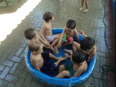 Banho de mangueira no Infantil II