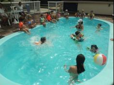 Que delícia … Banho de piscina!!!