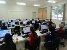 1º ano C em aula na sala de informática