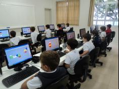 1º ano C em aula na sala de informática