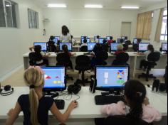 1º ano C em aula na sala de informática