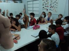 4º anos A, B, C e D  visitam o laboratório de Biologia