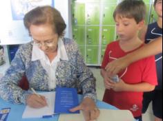 Segundos anos C e E visitam a Biblioteca Pública