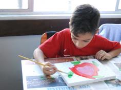 Pintura em telas com mamães no 2º ano C