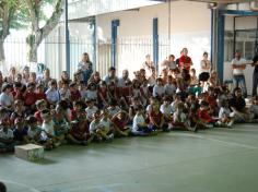 Alegria e entusiasmo  na Assembleia de Abril Educação Infantil e 1ºs anos