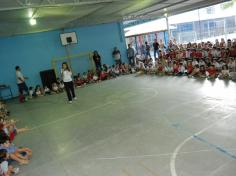 Alegria e entusiasmo  na Assembleia de Abril Educação Infantil e 1ºs anos