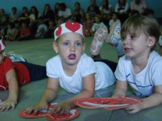 Alegria e entusiasmo  na Assembleia de Abril Educação Infantil e 1ºs anos