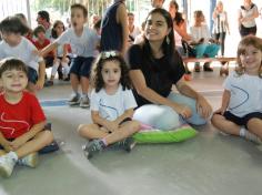 Alegria e entusiasmo  na Assembleia de Abril Educação Infantil e 1ºs anos