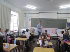 4º ano D aprendendo sobre indústria