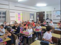 4º ano D aprendendo sobre indústria