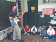 Show de guitarra com o papai André