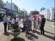 Palhaços invadem as ruas de Itajaí