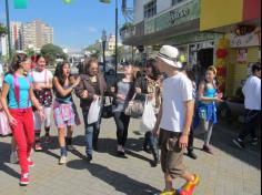 Palhaços invadem as ruas de Itajaí