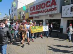 Palhaços invadem as ruas de Itajaí