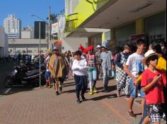 Palhaços invadem as ruas de Itajaí