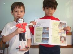 Construindo estatuetas no 1º ano B