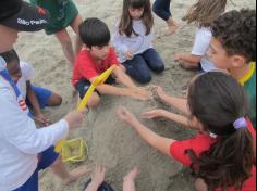 Segundos anos C, D e E em: Aula-passeio na praia