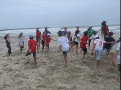 Segundos anos C, D e E em: Aula-passeio na praia