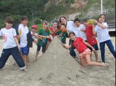 Segundos anos C, D e E em: Aula-passeio na praia