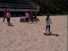 2ºs anos A e B em aula de campo na praia da Atalaia: aventuras e aprendizagens