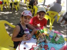 2ºs anos A e B em aula de campo na praia da Atalaia: aventuras e aprendizagens