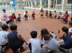 Brincadeiras de roda no 3º ano