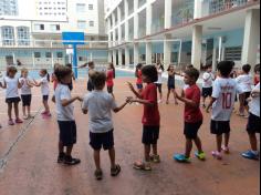 Brincadeiras de roda no 3º ano