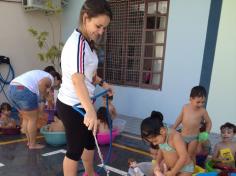 Banho de mangueira na escola!