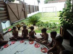 Banho de piscina do Infantil II B