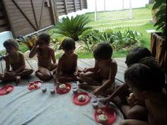 Banho de piscina do Infantil II B