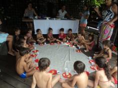 Banho de piscina do Infantil II B