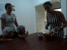 Brigadeiro com mamãe Priscila no Grupo Música