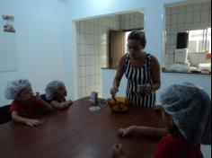 Brigadeiro com mamãe Priscila no Grupo Música