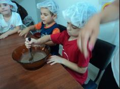 Brigadeiro com mamãe Priscila no Grupo Música