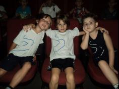 Primeiros anos visitam o Teatro Municipal de Itajaí