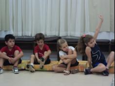 2º ano C aprende sobre os símbolos da Páscoa com mamães