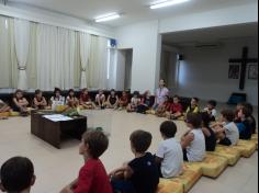 2º ano C aprende sobre os símbolos da Páscoa com mamães