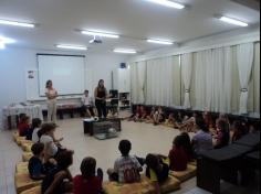 2º ano C aprende sobre os símbolos da Páscoa com mamães