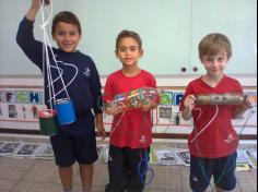 Construção de brinquedos no grupo Ciranda do Saber