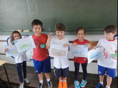 Grupo Feras na escola transformam pedras em bichos!