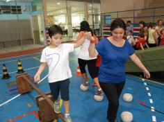 Ed. Infantil e 1º ano comemorando o Dia das Mães