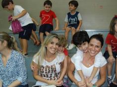 Ed. Infantil e 1º ano comemorando o Dia das Mães