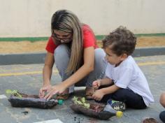 Grupo Música realiza plantação com mamãe Liliane