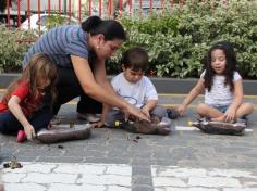 Grupo Música realiza plantação com mamãe Liliane