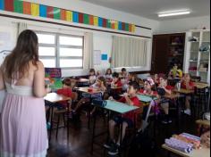 Contação de história no 2º ano B